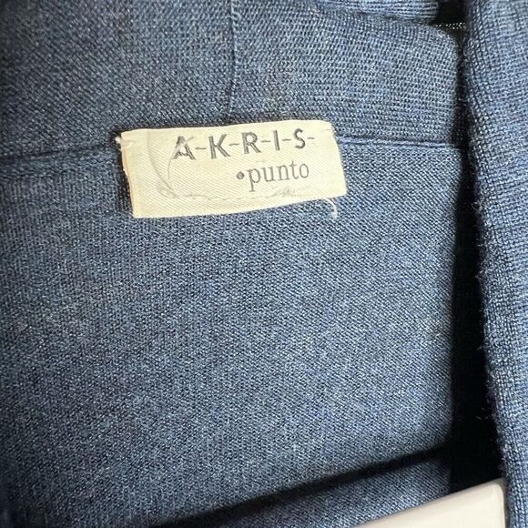 Akris Punto Wool Cardigan Sweater Womens Size 10 Pockets Snap Closure *Holes* - Picture 15 of 16
